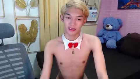Snapshot of urasian_john20 chatting on April 28, 2026, 2:27 am urasian_john20 online show from April 28, 2026, 2:27 am