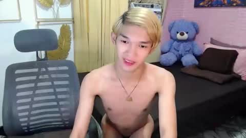 Snapshot of urasian_john20 chatting on May 18, 2026, 4:07 am urasian_john20 online show from May 18, 2026, 4:07 am