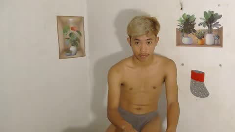 urasian_jomarie online show from April 22, 2026, 9:05 pm