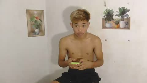 urasian_jomarie online show from May 24, 2026, 8:25 pm