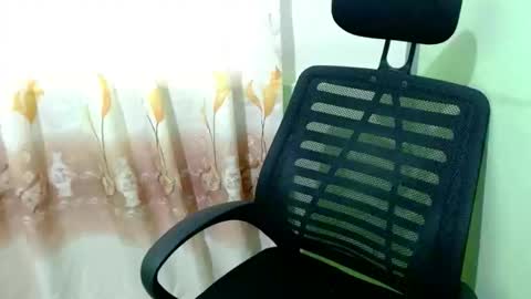 urasian_joy online show from October 24, 2025, 8:11 am