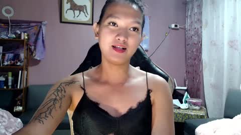 NEWRA  ALLISON online show from February 23, 2025, 3:51 pm