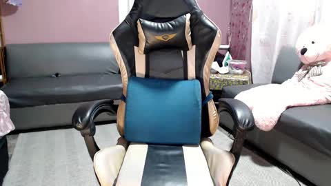 NEWRA  ALLISON online show from February 23, 2025, 6:56 pm