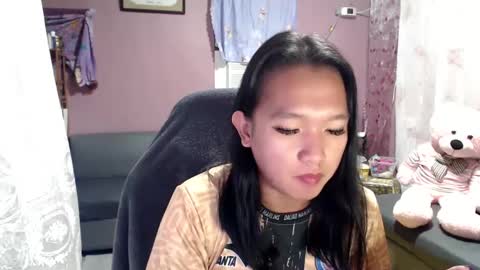 NEWRA  ALLISON online show from March 10, 2025, 4:03 pm