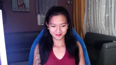 NEWRA  ALLISON online show from November 5, 2025, 8:09 pm