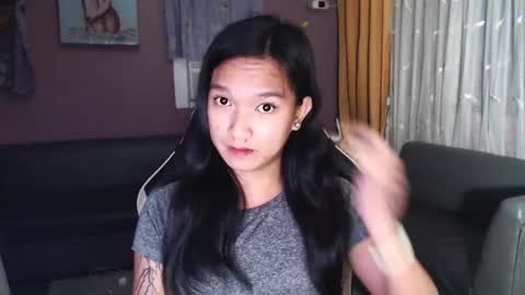 NEWRA  ALLISON online show from December 3, 2025, 10:19 pm