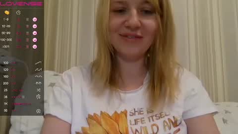 urbadkitty online show from February 14, 2025, 2:44 pm