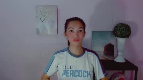 Snapshot of urblossom_princess chatting on May 4, 2026, 8:54 am urblossom_princess online show from May 4, 2026, 8:54 am