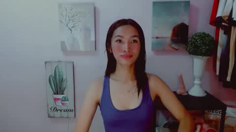 Snapshot of urblossom_princess chatting on May 6, 2026, 8:19 am urblossom_princess online show from May 6, 2026, 8:19 am