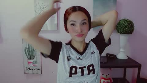 Snapshot of urblossom_princess chatting on May 25, 2026, 6:52 am urblossom_princess online show from May 25, 2026, 6:52 am
