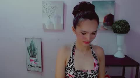 Snapshot of urblossom_princess chatting on May 31, 2026, 3:47 am urblossom_princess online show from May 31, 2026, 3:47 am