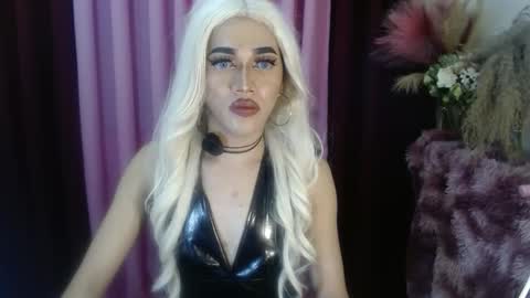 KENDALL online show from September 16, 2025, 5:14 pm