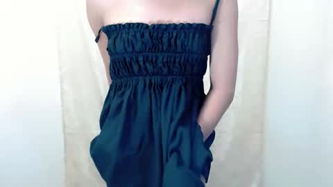 urcutie_ayah online show from November 17, 2025, 11:16 am