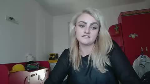 urdesiremuse online show from December 5, 2025, 10:02 am