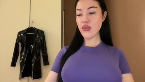 Snapshot of urdevilbaby chatting on December 15, 2025, 7:45 am Margo online show from December 15, 2025, 7:45 am