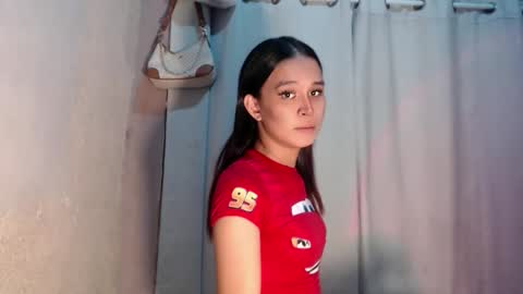 Snapshot of urdreamgirl_stephanie chatting on May 5, 2026, 1:19 pm stephanie online show from May 5, 2026, 1:19 pm