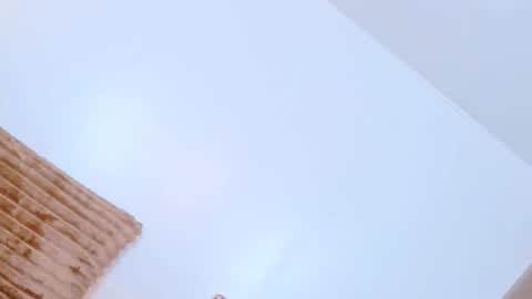 Vivi online show from November 30, 2025, 11:58 am