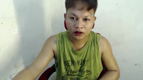 Snapshot of urfeet_jest chatting on May 2, 2026, 4:23 pm jess online show from May 2, 2026, 4:23 pm