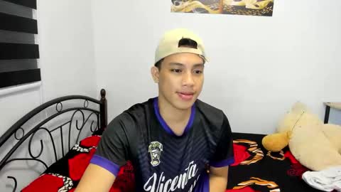 urfucker_vinz online show from April 19, 2026, 1:10 pm