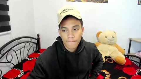 urfucker_vinz online show from April 20, 2026, 12:41 pm