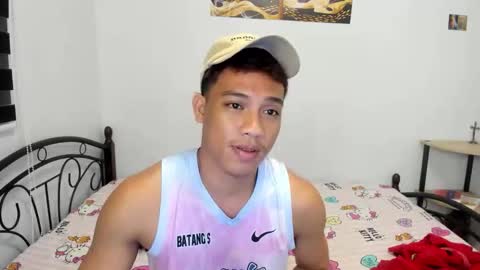 urfucker_vinz online show from June 8, 2026, 3:23 pm