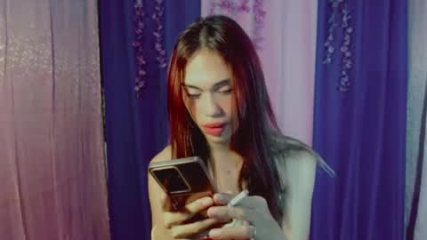 Leah online show from September 25, 2025, 10:08 am