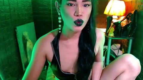 queen norelle online show from April 23, 2026, 2:35 am