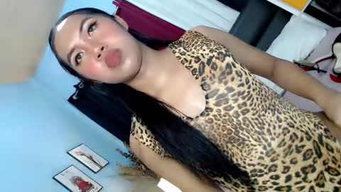 Snapshot of urhot_fcking_zoey chatting on January 28, 2025, 9:19 pm zoey noir online show from January 28, 2025, 9:19 pm