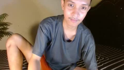 urhot_johny online show from May 6, 2026, 10:09 am