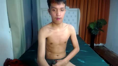 urhot_johny online show from May 13, 2026, 6:38 pm