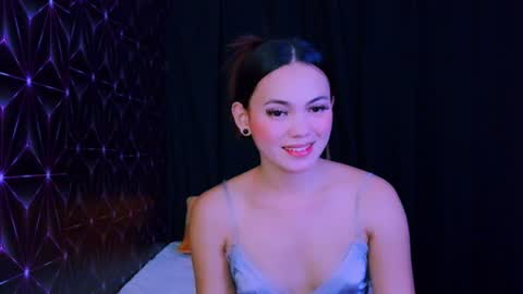 urhot_maxine online show from July 17, 2026, 10:55 am