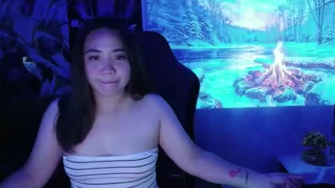 urhotjen online show from April 1, 2026, 8:37 am