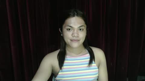 Snapshot of urhottie_bella chatting on May 11, 2026, 4:04 pm urhottie_bella online show from May 11, 2026, 4:04 pm