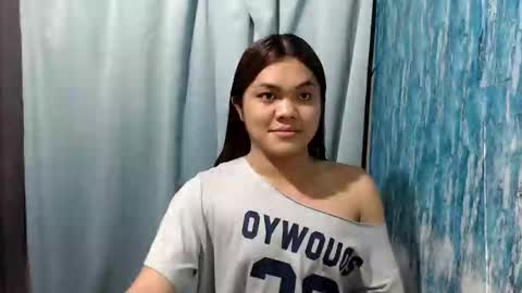Snapshot of urhottie_bella chatting on June 3, 2026, 7:11 am urhottie_bella online show from June 3, 2026, 7:11 am