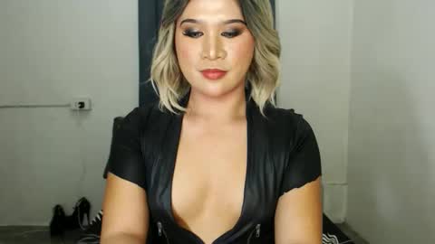 Zoe online show from February 15, 2025, 3:50 pm