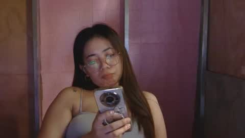 Snapshot of urlovelypinay69 chatting on September 18, 2025, 2:02 am MYSTIKA online show from September 18, 2025, 2:02 am