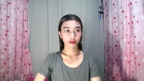 urloverjasmine_xx online show from April 18, 2026, 12:20 pm