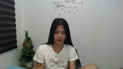 hi im kim online show from December 9, 2024, 4:23 am