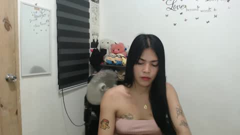 hi im kim online show from January 10, 2025, 2:23 pm