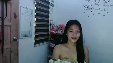 hi im kim online show from March 10, 2025, 3:34 am