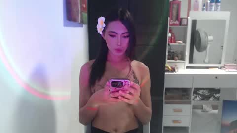 urpretty_mistake online show from April 24, 2026, 4:48 am