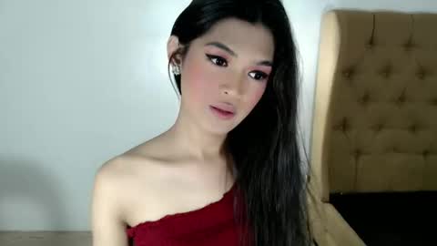 HI IM SHINE  online show from November 26, 2025, 4:57 am