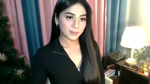 JUST CALL ME CALI online show from November 9, 2025, 5:44 pm