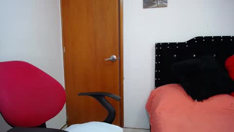 Eveling Blanco  online show from January 21, 2025, 5:30 pm