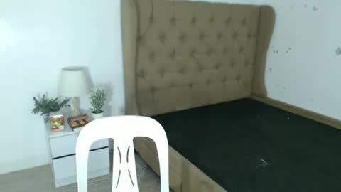 JUST CALL ME KRISTEN online show from October 28, 2025, 12:58 am