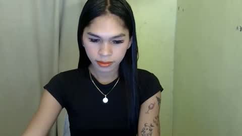 ursweet_zeviixx online show from December 4, 2025, 8:34 am