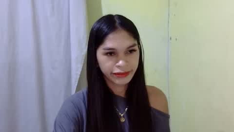 ursweet_zeviixx online show from December 5, 2025, 9:51 am