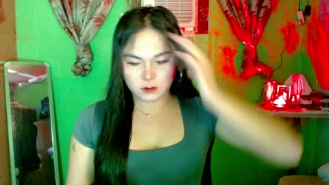 Snapshot of urunexpensivecamilla chatting on May 14, 2026, 9:05 am YOURGIRLCAMILLA online show from May 14, 2026, 9:05 am