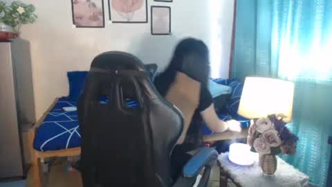 Snapshot of urwetasianprincessxx chatting on January 21, 2025, 9:35 am Ashley Kate Mateo Gray online show from January 21, 2025, 9:35 am