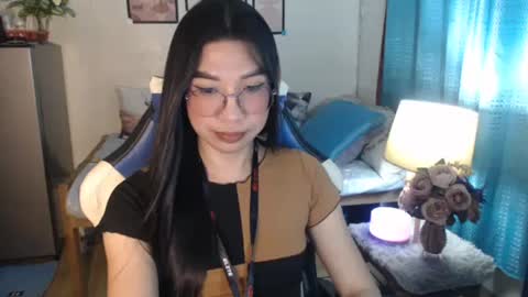 Snapshot of urwetasianprincessxx chatting on February 20, 2025, 10:48 am Ashley Kate Mateo Gray online show from February 20, 2025, 10:48 am